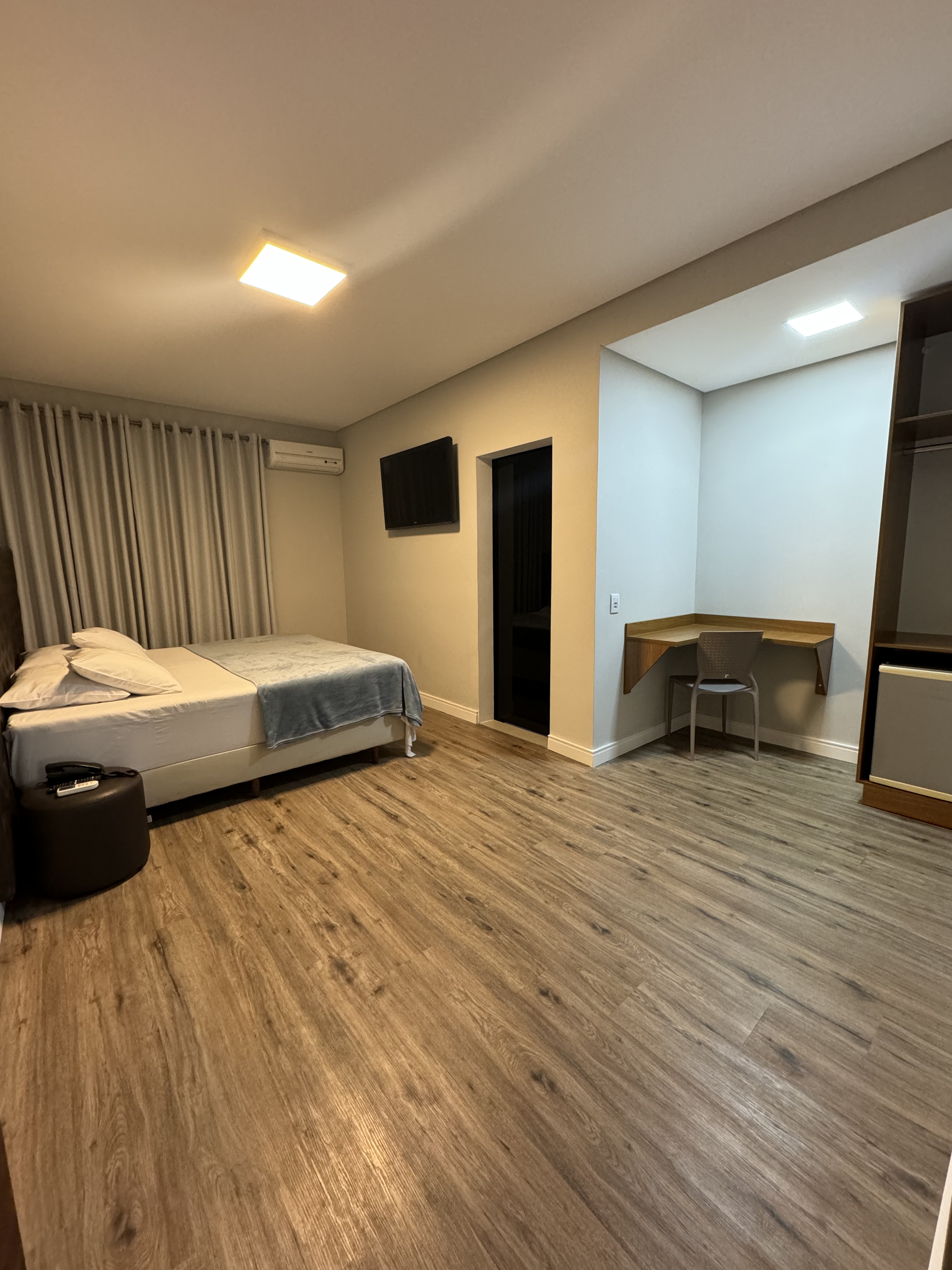 Quarto espaçoso do Hotel Diamante